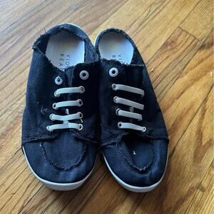 Vionic Beach Pismo Canvas Sneakers – Black, Size 8.5